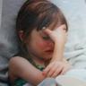 男子持刀划刺2车并疑用鸽子血涂抹